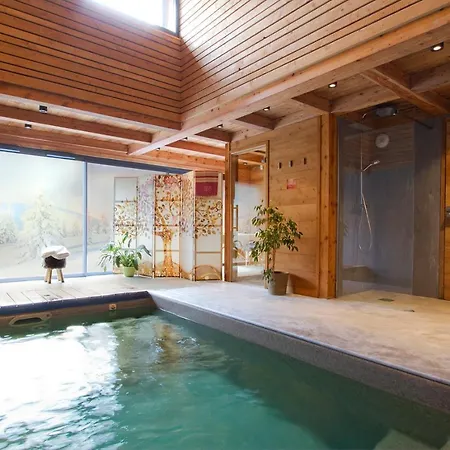 Le 1700 Apartment *