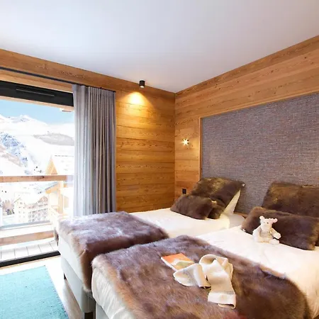 Le 1700 Apartment *